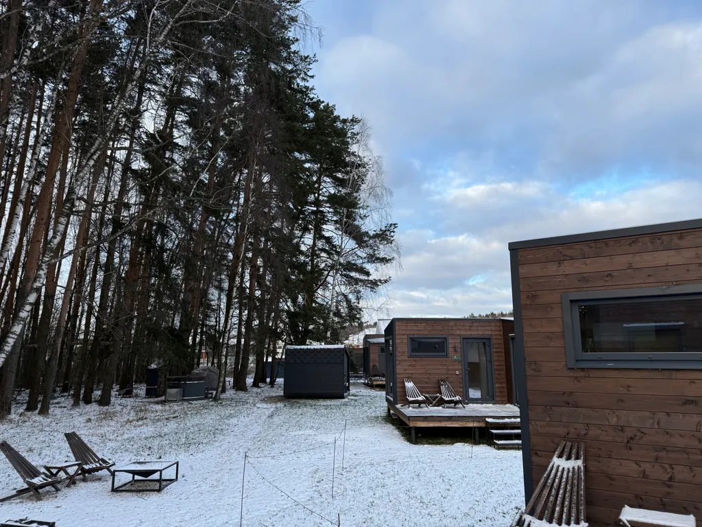 Домик с видом на лес