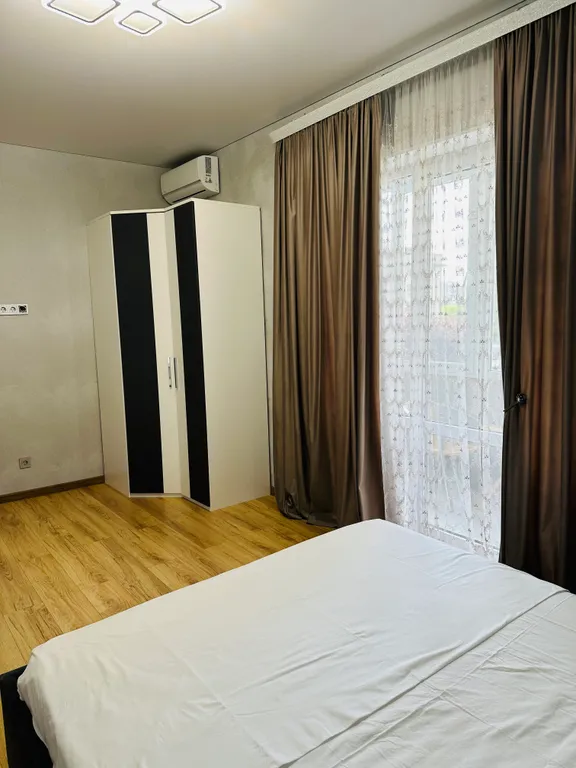 Квартира 3-комнатная квартира с новым ремонтом, в центре города — Гагра