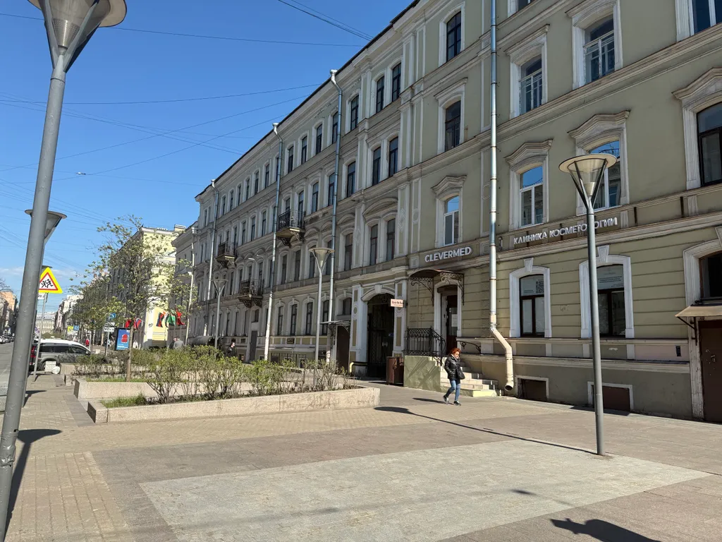 Просторная квартира возле метро достоевская