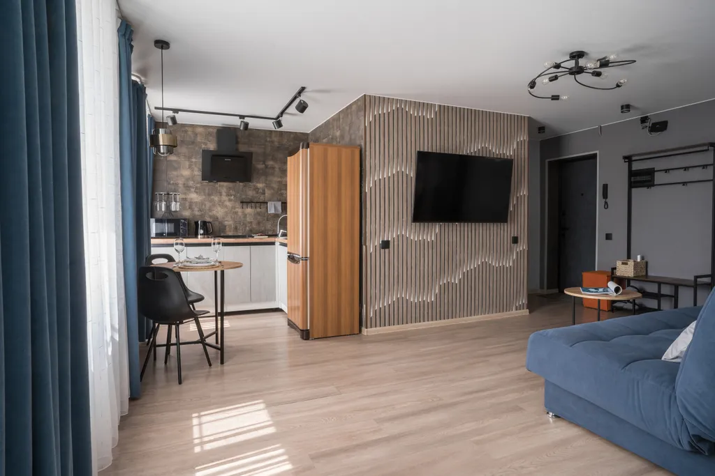 Красивая двухкомнатная квартира формата Евро рядом с набережной пруда