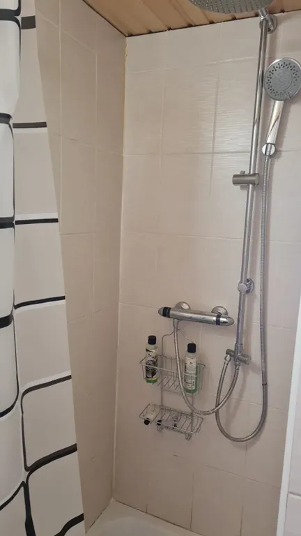 Дом с баней на берегу озера