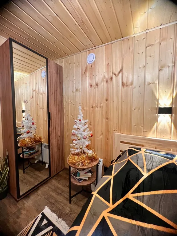 Атмосферный дом в соснах