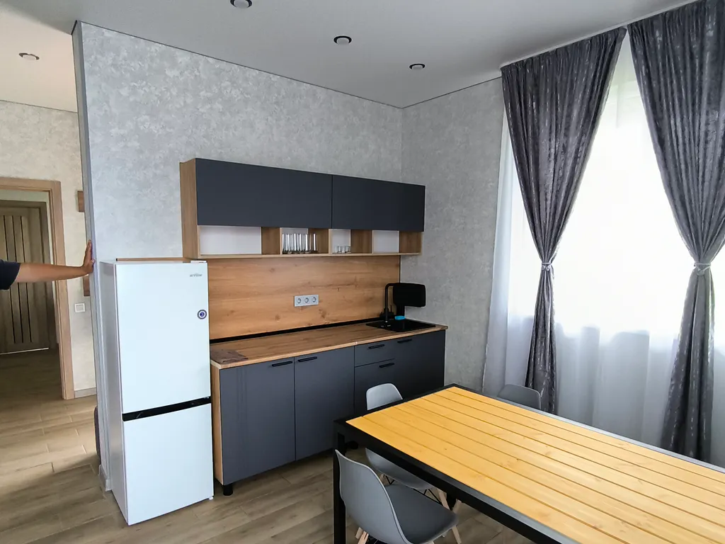 Современный коттедж в пригороде с баней и горячим чаном