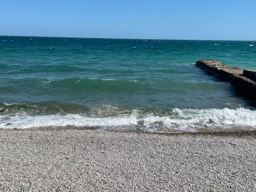 Уютный домик у моря