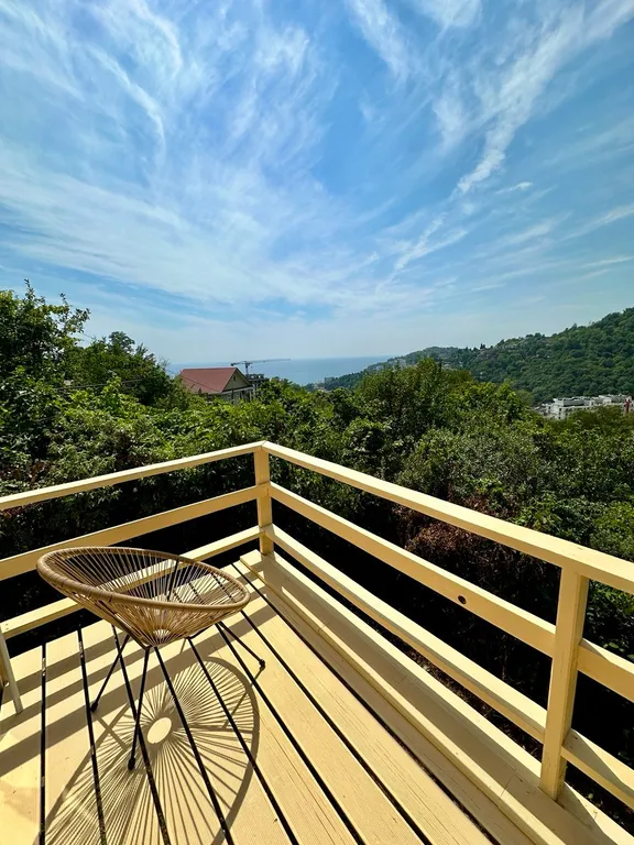 Уютный домик с видом на море