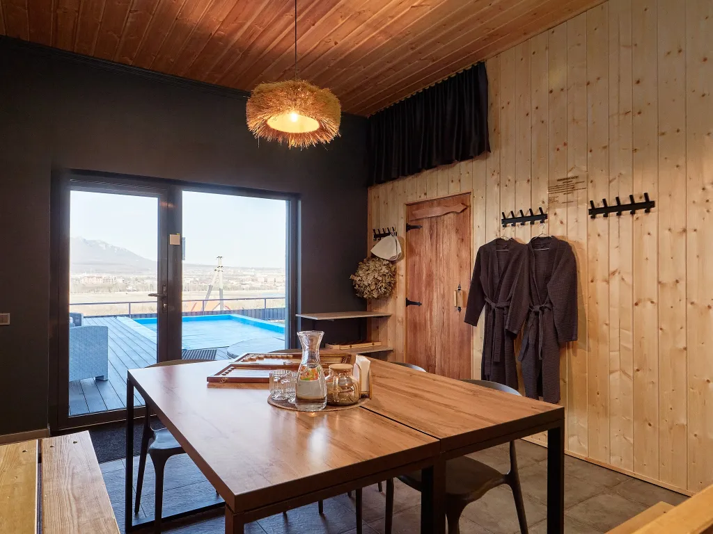 Дом с теплым бассейном, джакузи и потрясающим видом