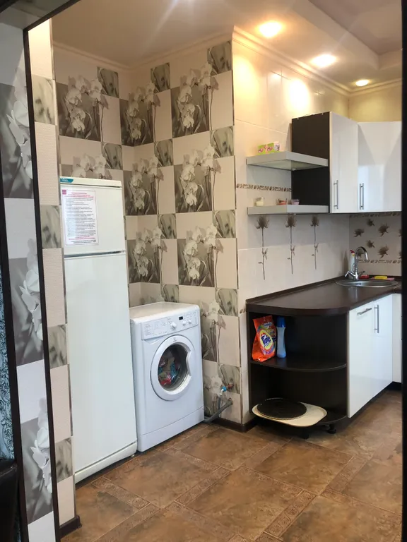 Отличная квартира с видом на площадь