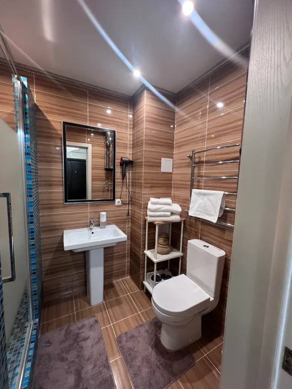 ЦЕНТР.  2 КОМНАТНАЯ КВАРТИРА