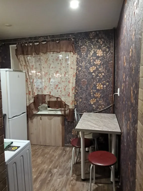 Вместительная двухкомнатная квартира с парковкой под окном