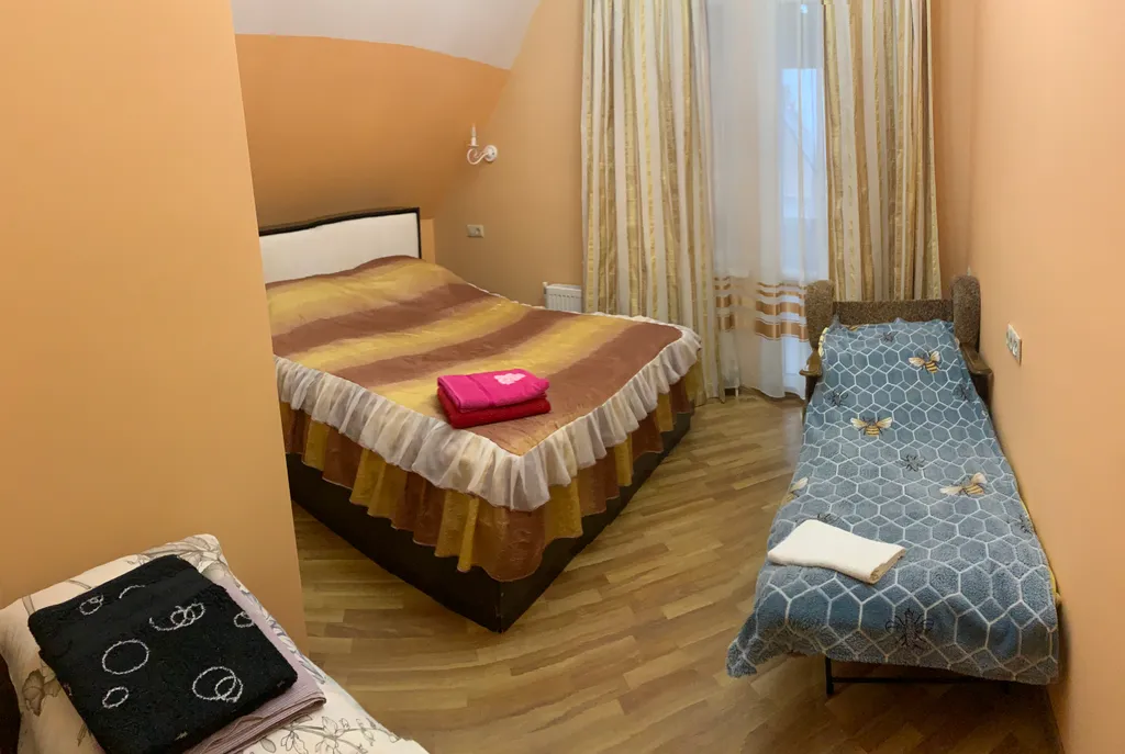 Дом в окружении леса