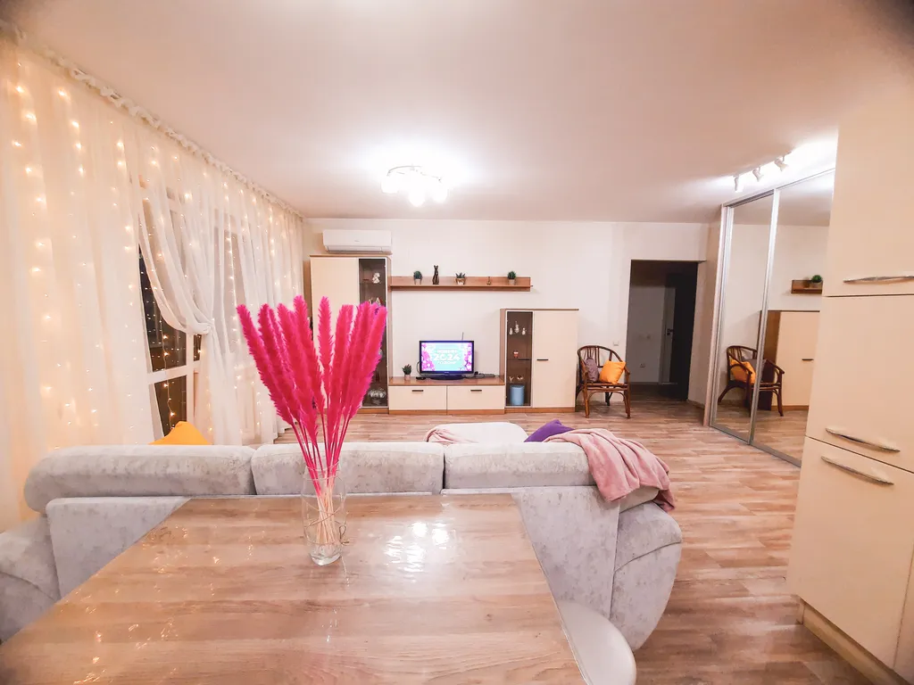 3-комнатная в центре города, рядом УИГА, Академия Речи, ГлазЦентр