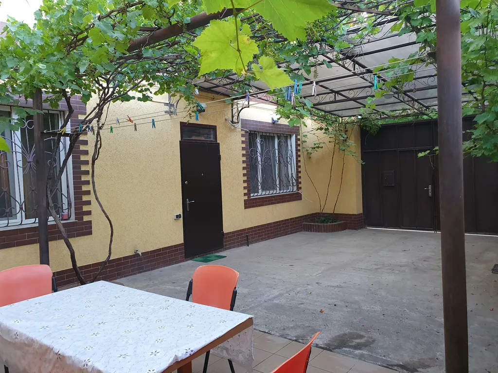 Коттедж Дом с отдельным двором в центре рядом с Центральным рынком — Евпатория