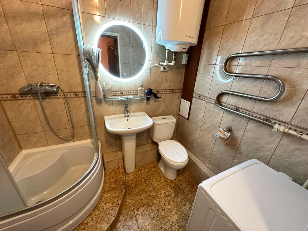 Чистота и уют возле НПИ, НГМА, Ледового, Космоса и М4