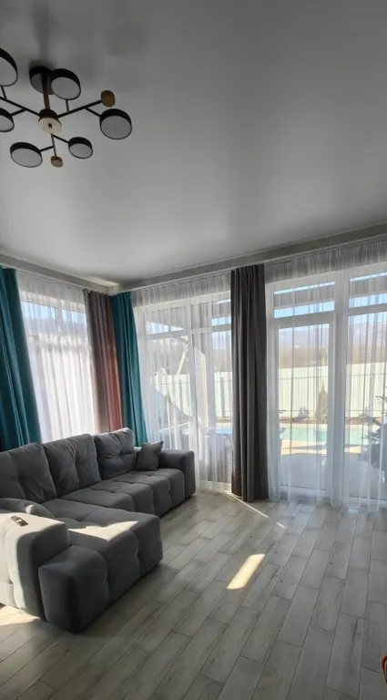 Коттедж с бассейном и баней