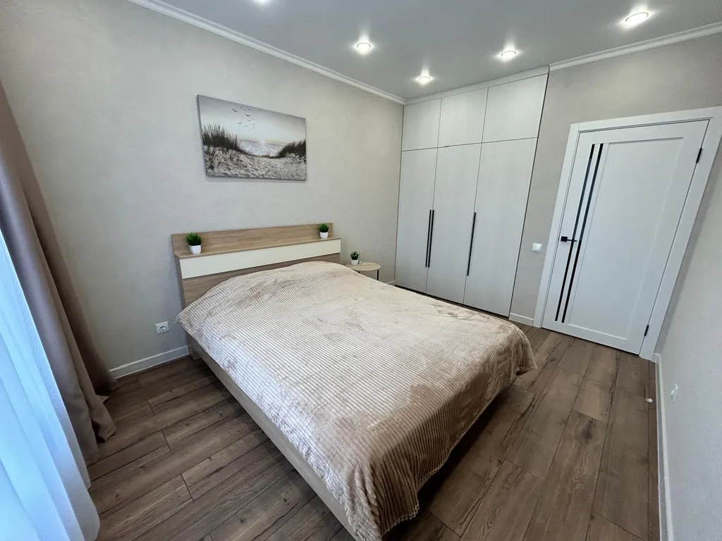 Отличная квартира в живописном месте города с видом на лес и город