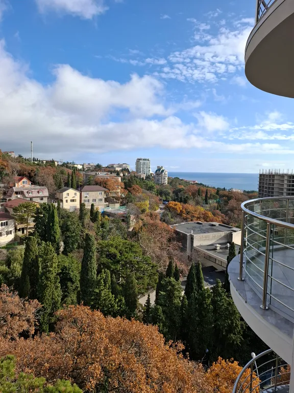 Новый дом напротив санатория Дюльбер