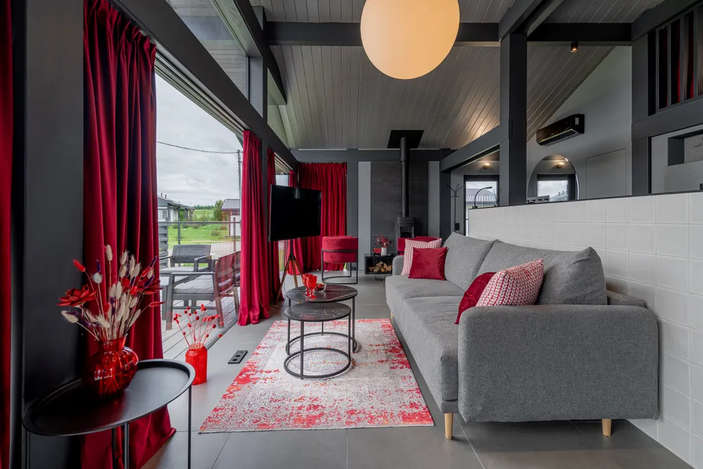 Рубиновый дом в Загородном клубе у Плещеева озера