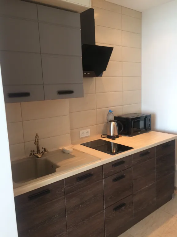 Эллинг на берегу моря