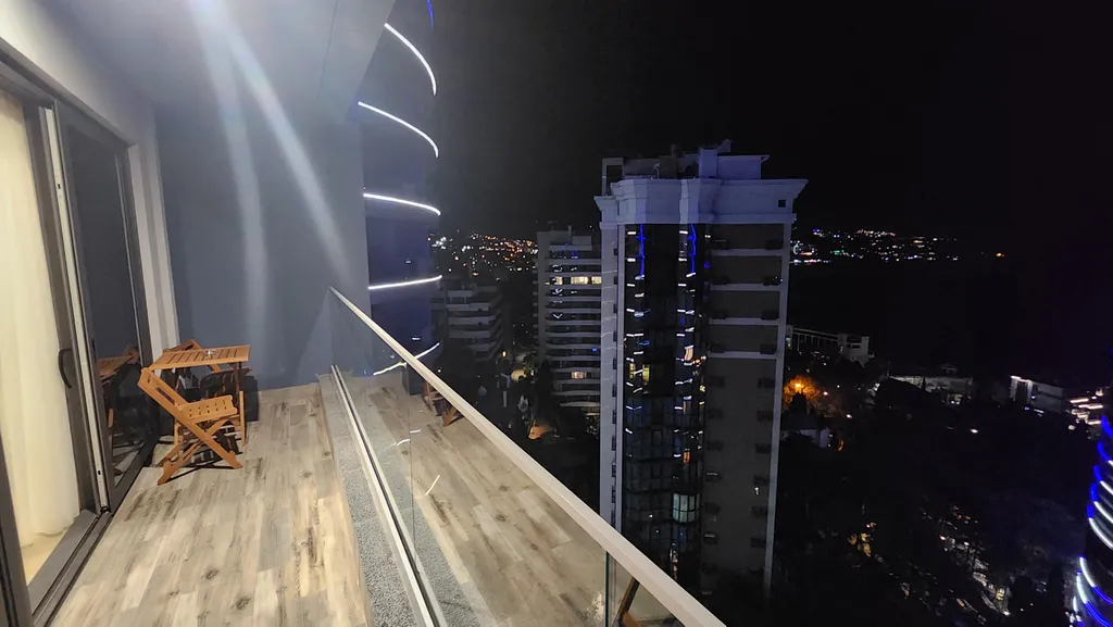 Просторная видовая трёхкомнатная квартира в приморском парке