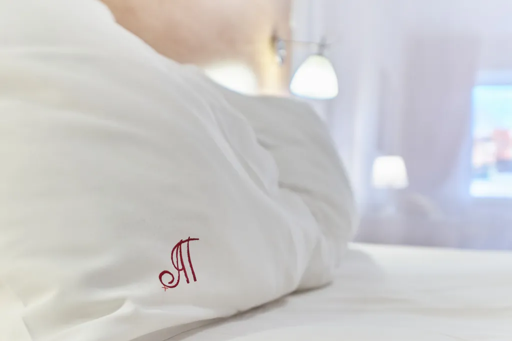 Новый современный апартамент у городского сада