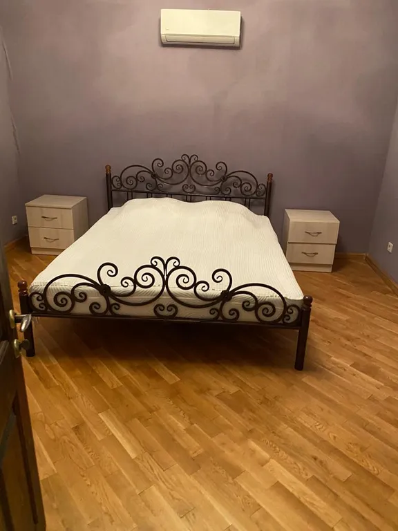 Уютный дом с красивым и вкусным фруктовым садом