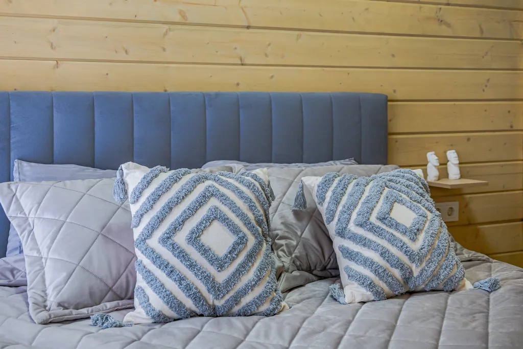 Дом у озера с чаном