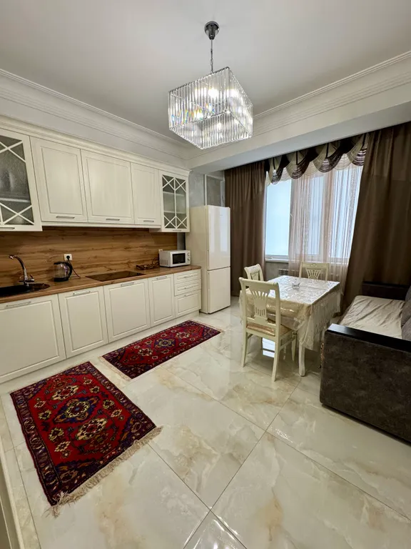 Светлая и уютная квартира с новым ремонтом в центре города