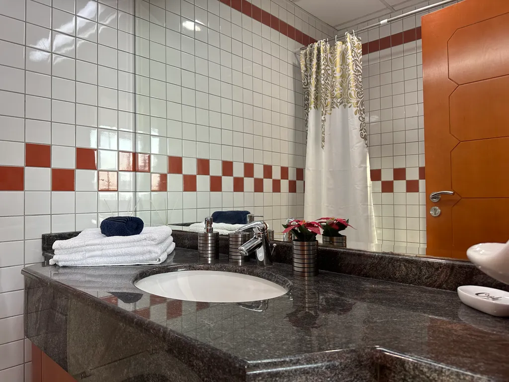 Апартамент с 2 спальнями и прекрасным видом на Марину