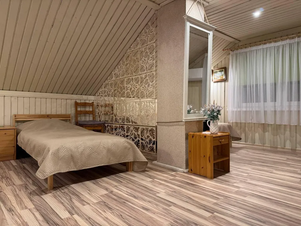 Уединенное место для отдыха у озера