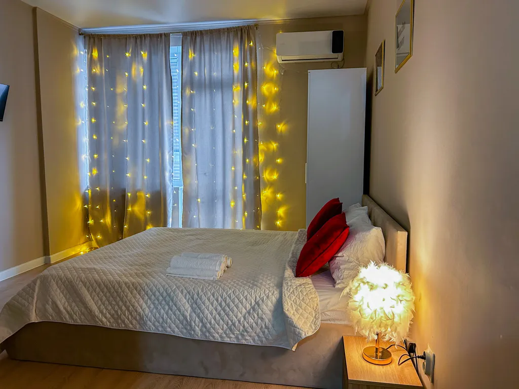 Квартира в центре с дизайнерским ремонтом с видом на город — аренда посуточно в Батайск