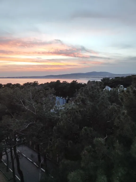 Апартамент с роскошным видом на море и горы