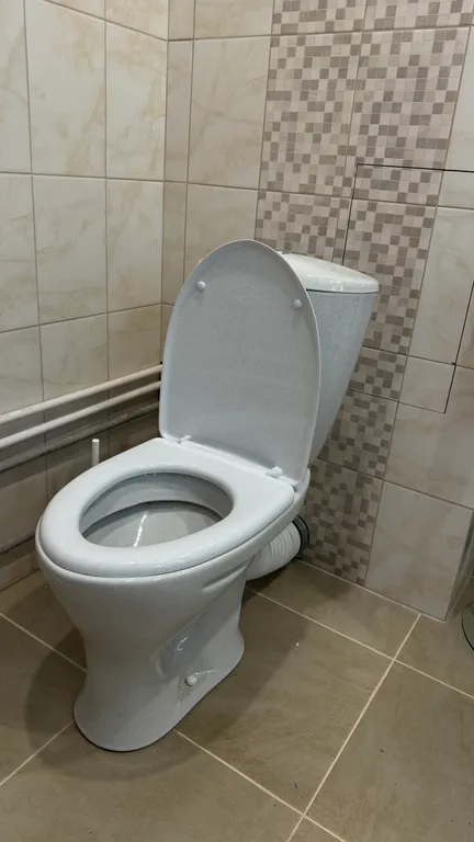 Белая студия в новом доме на центральной улице