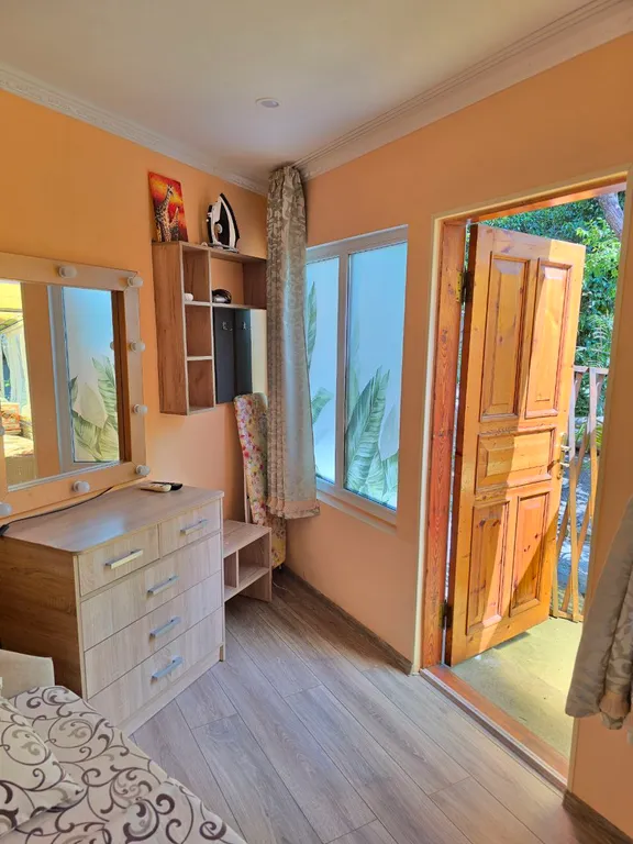 Этаж коттеджа в зелёном саду