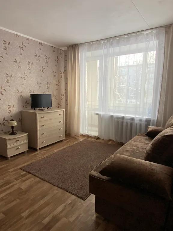 Недорогая удобная квартира в центре Петергофа