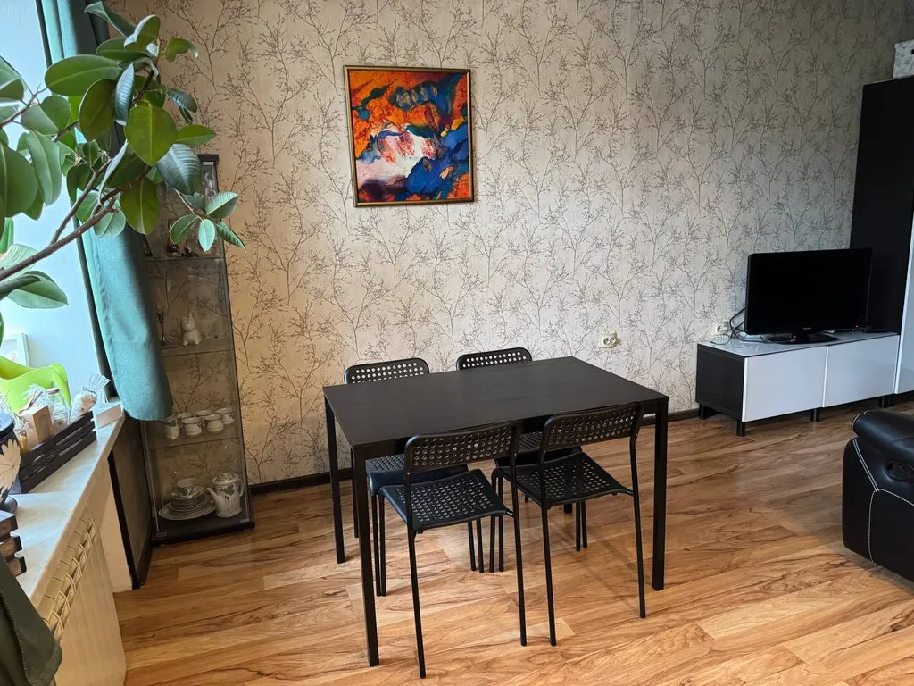 Уютная и просторная квартира евротрешка