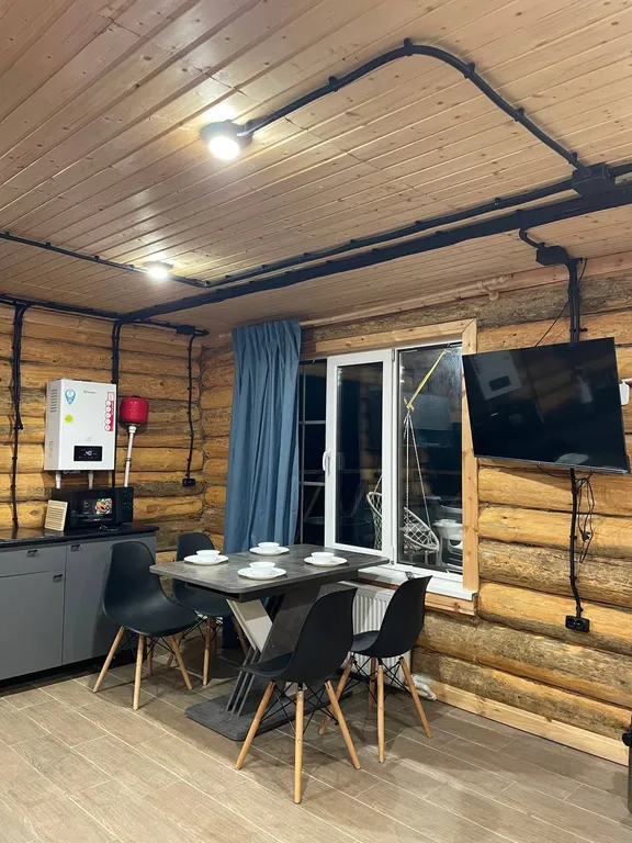 Дом у ручья