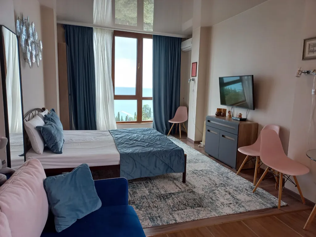 Уютная квартира в 200м от моря в большой Ялте с  видом на море и горы — аренда посуточно в Гаспра