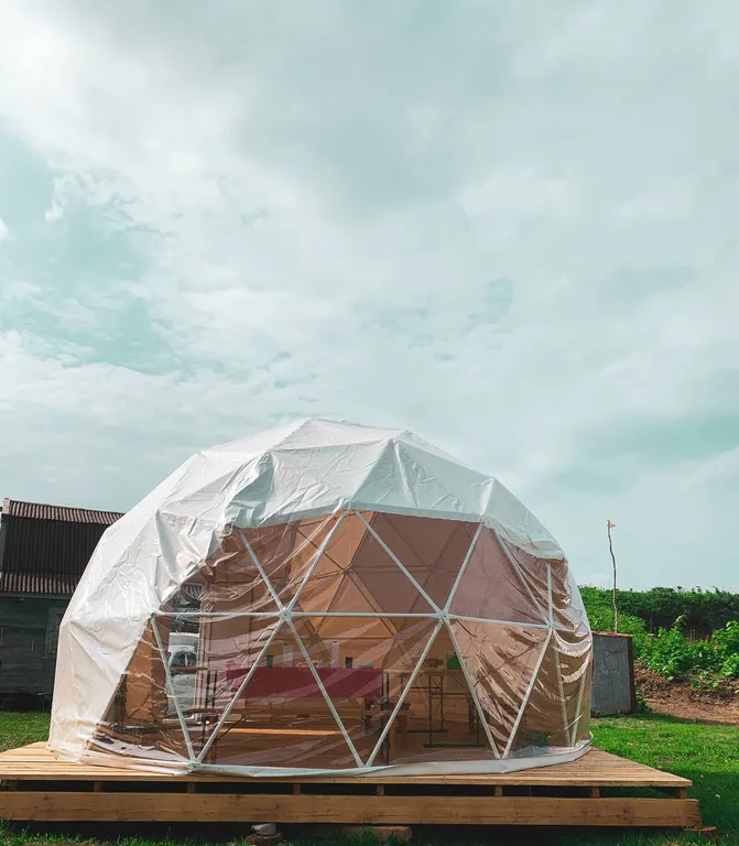 Уютный купол на острове Кунашир