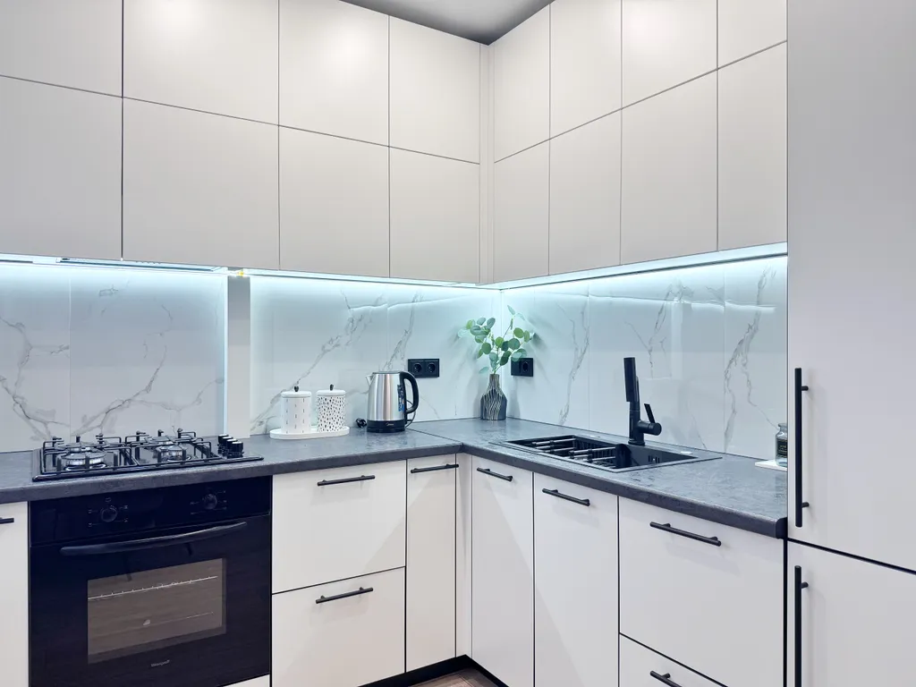 Дизайнерская двухкомнатная квартира в самом центре кирова