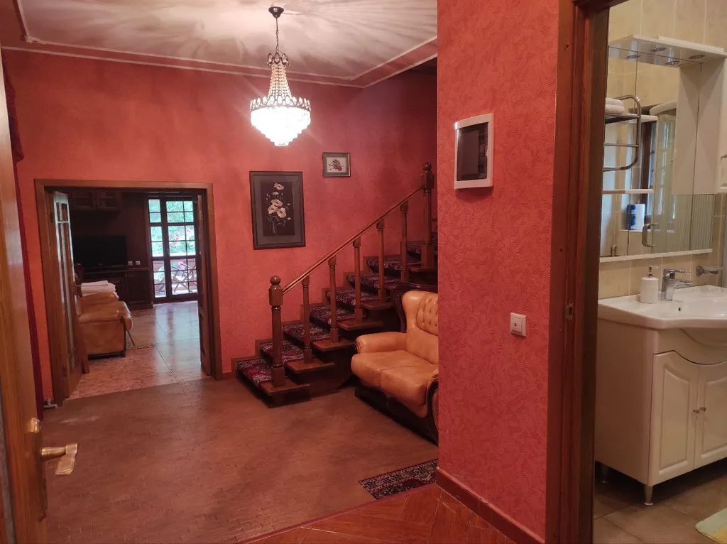 Коттедж Дом с тропическим бассейном, сауной и каминами — Московский