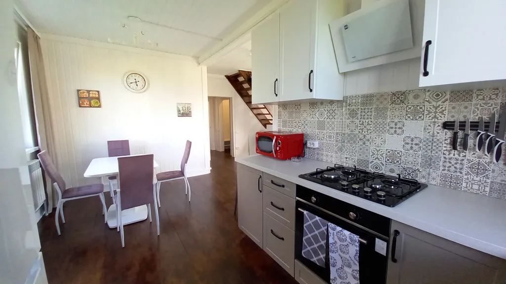 Дом в 2 километрах от озера