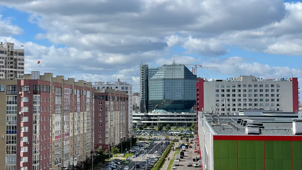 Квартира Квартира Евродвушка с панорамными окнами — у метро и Dana Mall — Минск