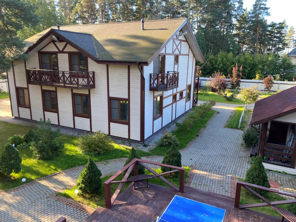 Дом в Громово на берегу озера Суходольское