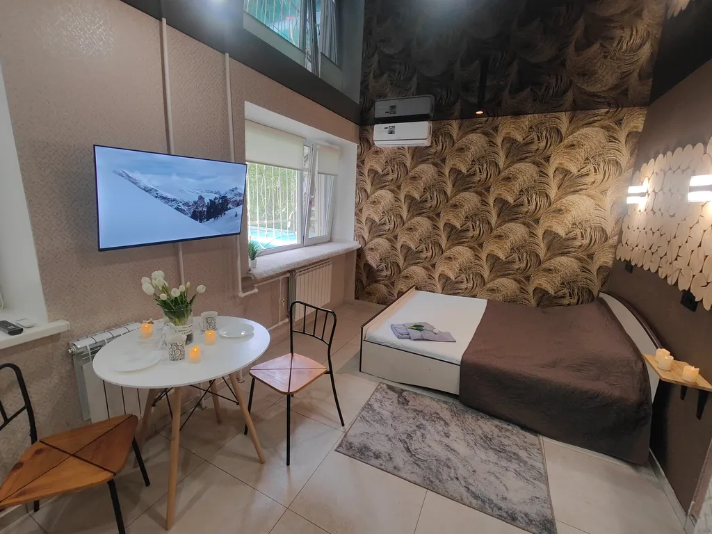 Квартира Уютная студия напротив Парка и Университета в центре Нефтяников — Омск