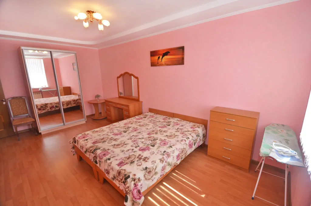 Трехкомнатная квартира со всеми удобствами — аренда посуточно в Коктебель