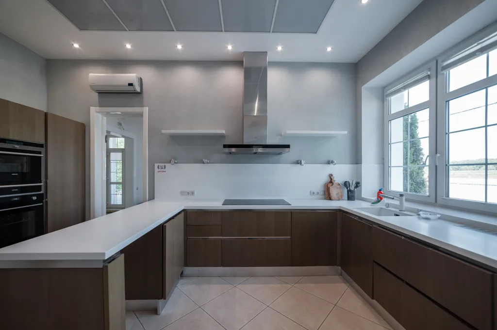 10-комнатный Дом