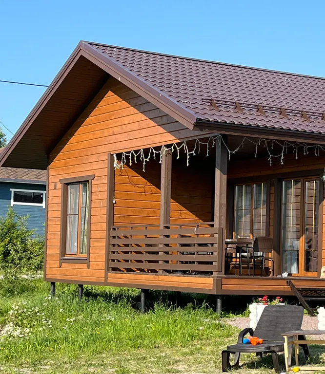 Новый современный коттедж рядом с озером