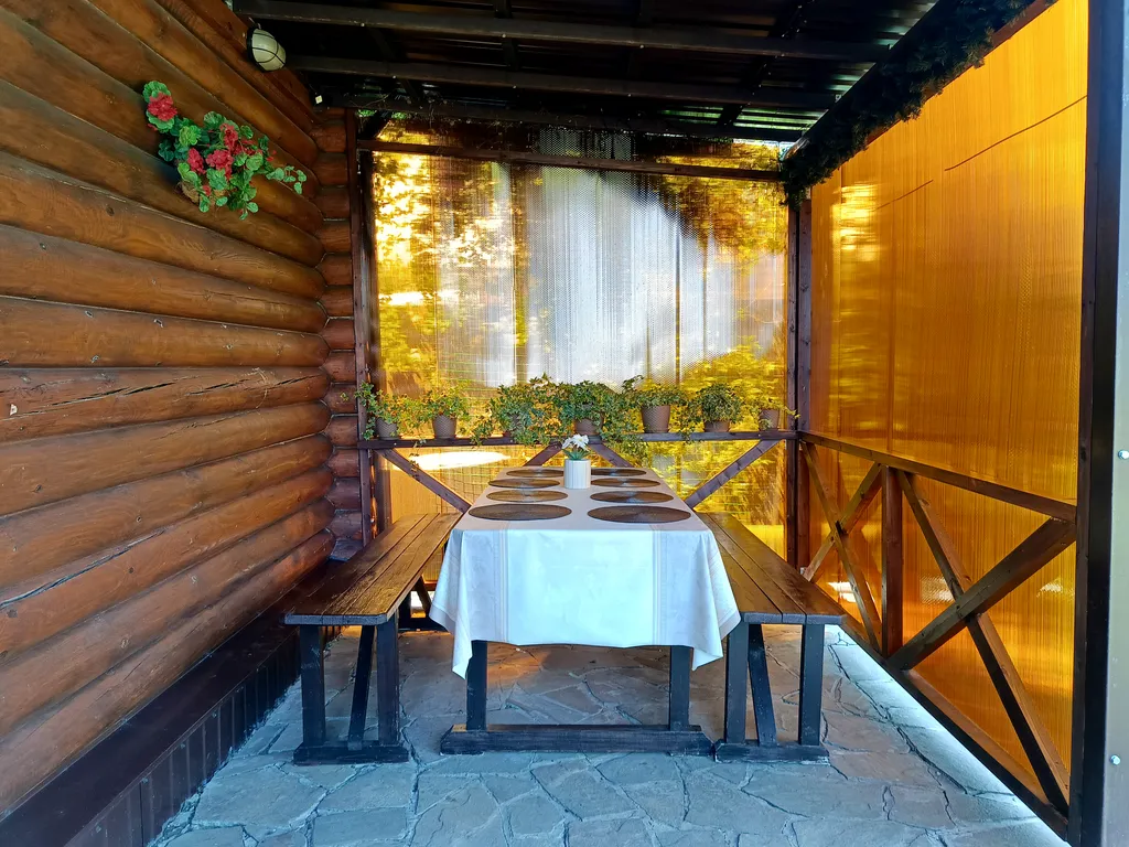 Дом с сауной, теплой купелью и аэрохоккеем на берегу водохранилища