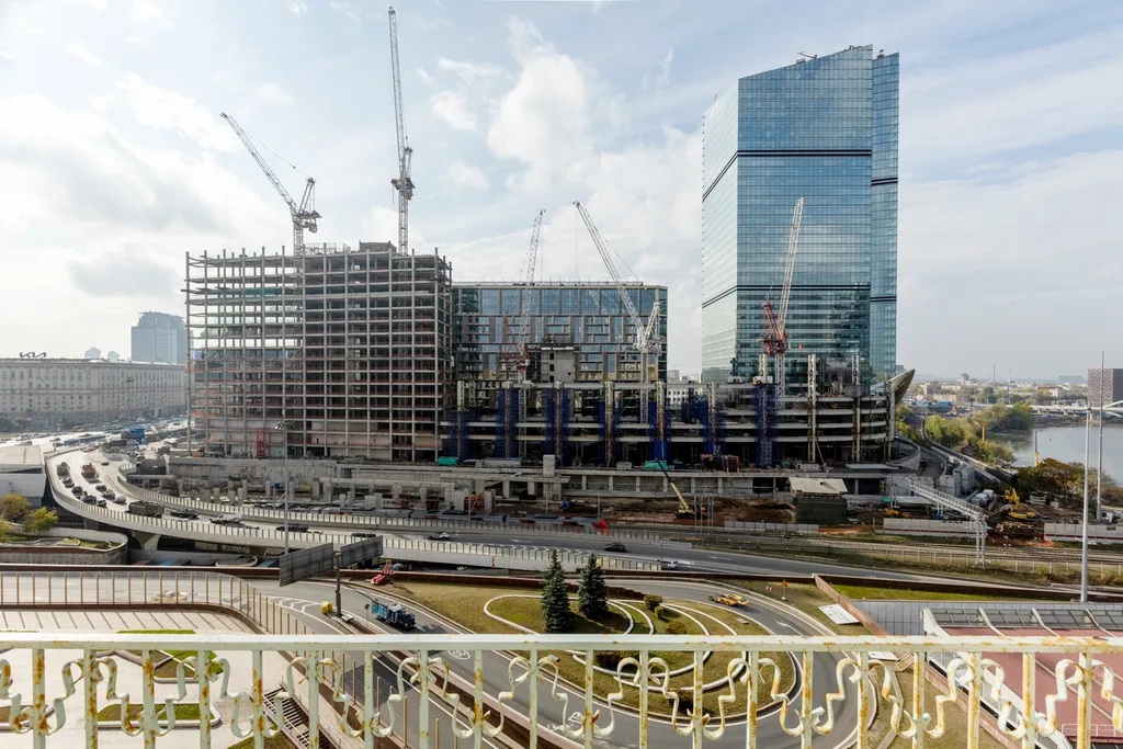 Квартира Современная трёхкомнатная квартира в сталинском доме у Москва-сити — Москва