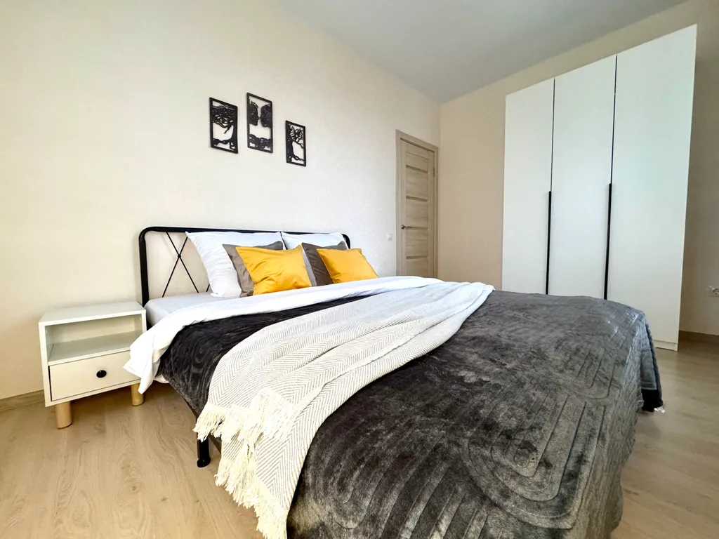 Квартира Двухкомнатные апартаменты с шикарным видом на набережную — аренда посуточно в Ульяновск